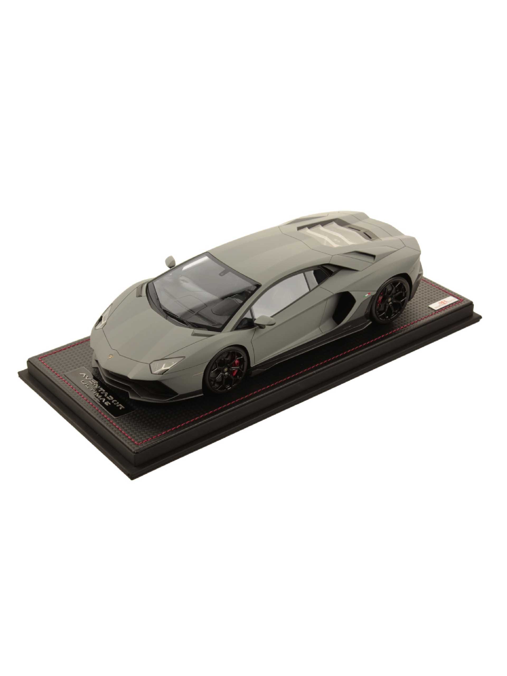 LAMBORGHINI AVENTADOR ULTIMAE MODEL CAR ON A SCALE OF 1:18 BY MR COLLECTION