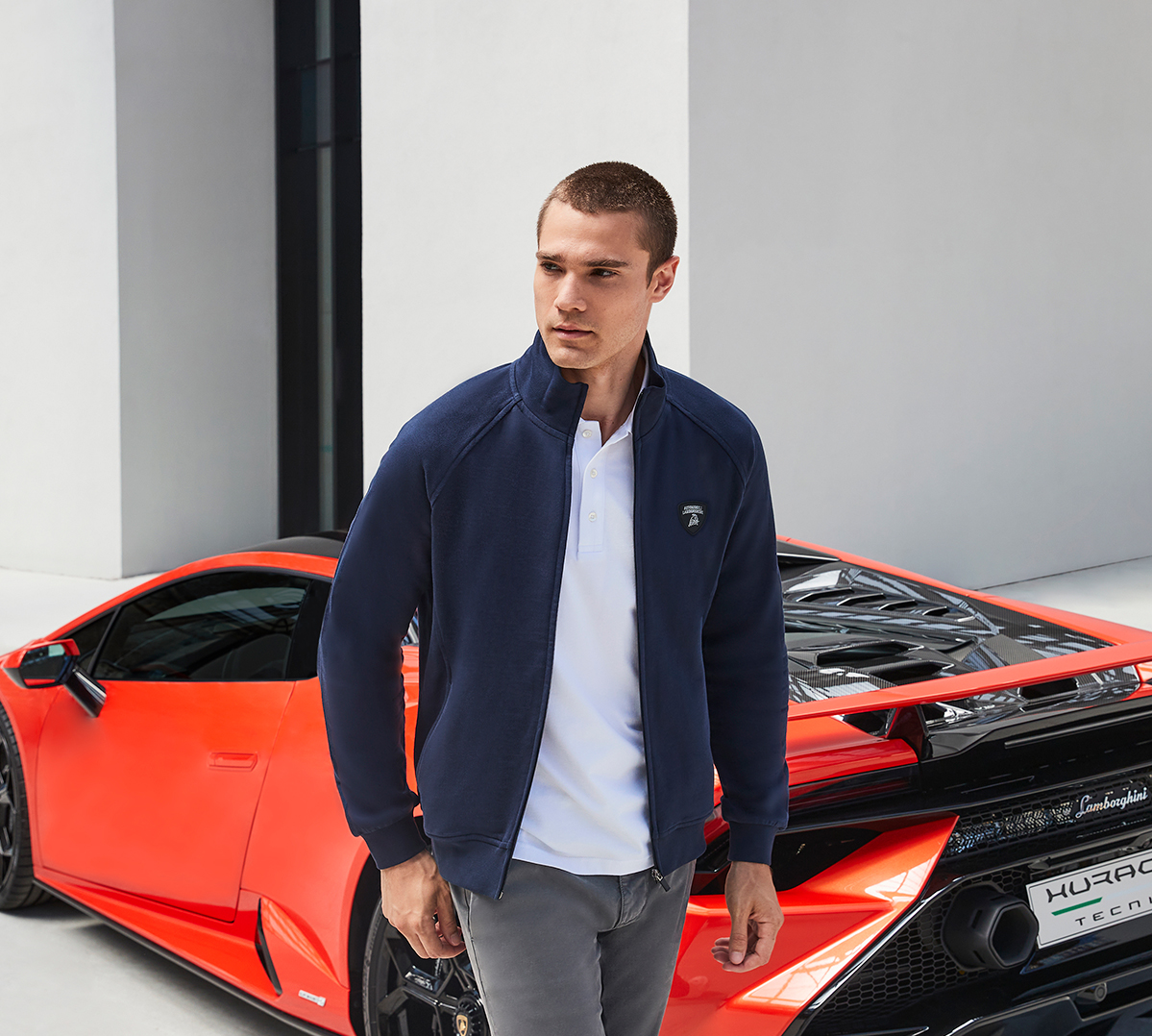 Lamborghini Store：ランボルギーニの公式オンラインショップにアクセス