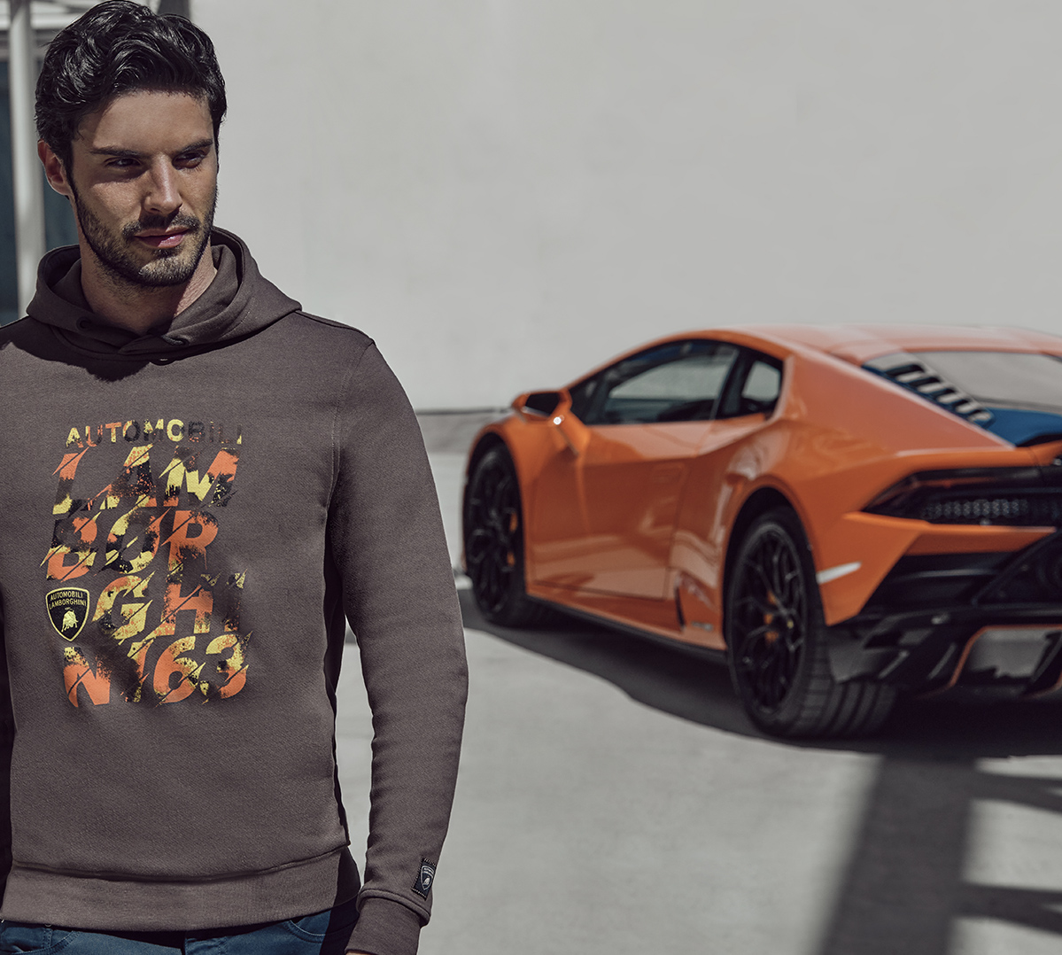Lamborghini Store：ランボルギーニの公式オンラインショップにアクセス