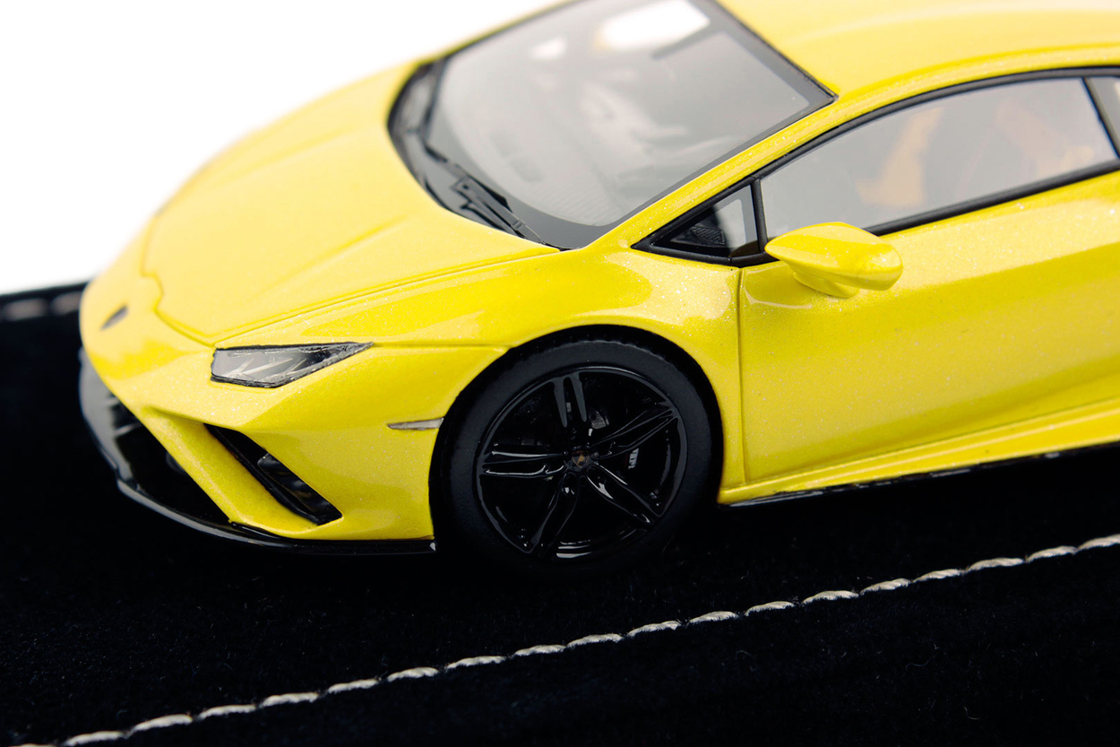 LAMBORGHINI HURACÁN EVO RWD COUPE 1:43 SCALE MODEL BY LOOKSMART - Lamborghini Store