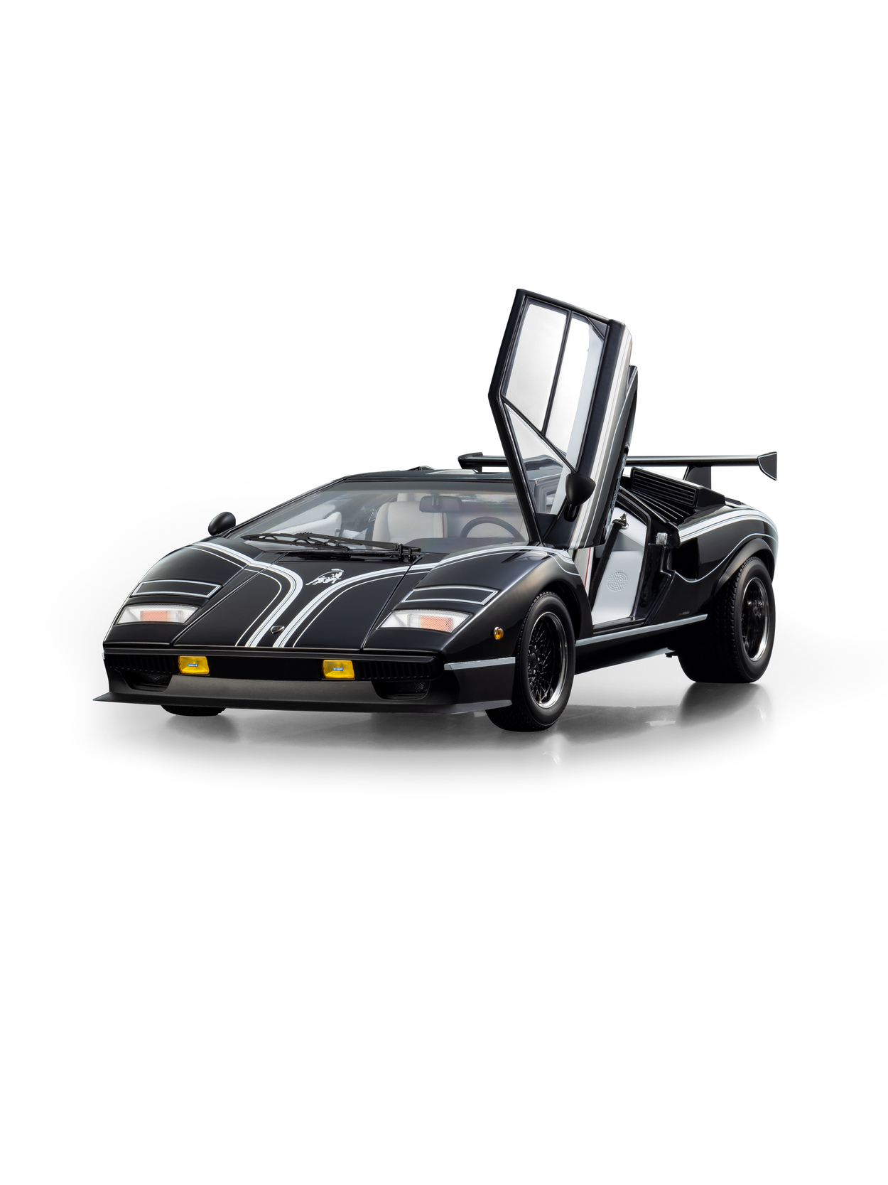 Lamborghini Countach LP500R 1:12 SCALE MODEL BY KYOSHO - Lamborghini Store