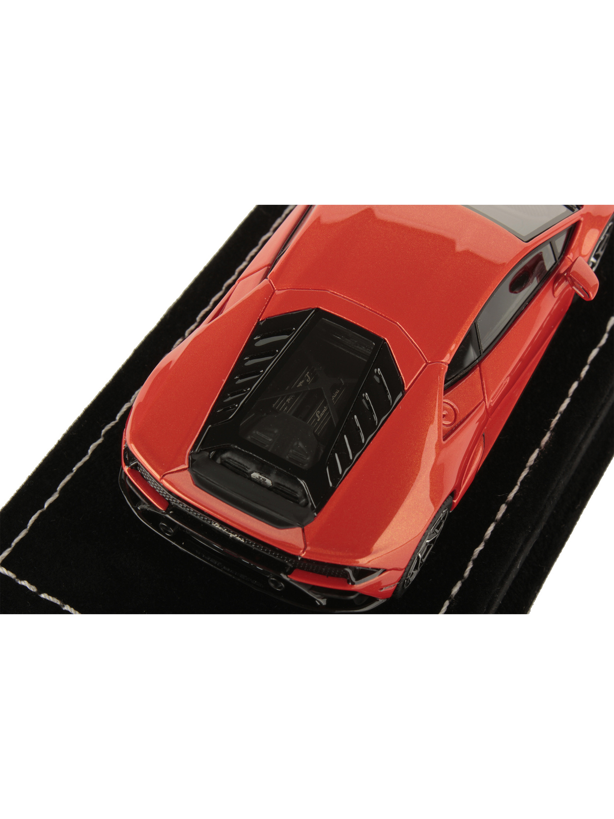 LAMBORGHINI HURACÁN EVO 1:43 SCALE MODEL BY LOOKSMART - Lamborghini Store