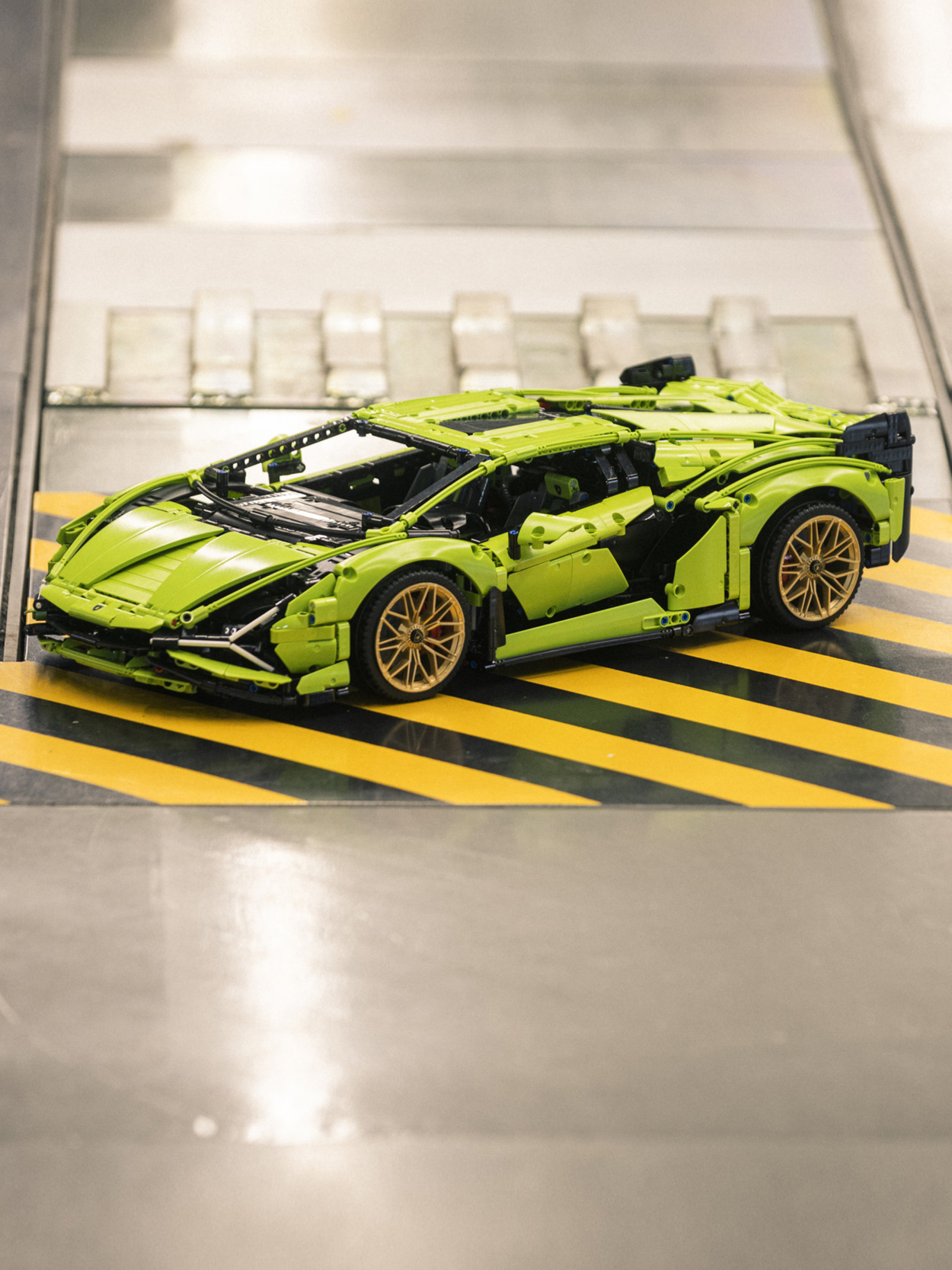 LEGO Technic Lamborghini Sián FKP 37 - Lamborghini Store