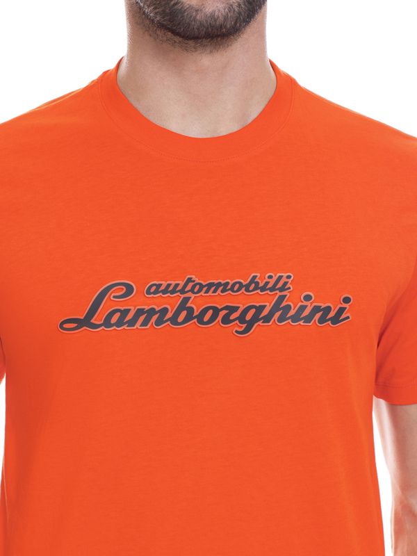 Automobili Lamborghini T-shirt in organic cotton jersey, customised with a script logo print using a rubberised technique with a three-dimensional two-tone effect.The model is 1.87m tall and is wearing a size M.Composition: 100% cotton - Lamborghini Store