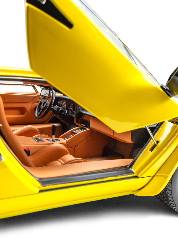 LAMBORGHINI COUNTACH LP5000 QUATTROVALVOLE 1:18 SCALE MODEL BY KYOSHO - Lamborghini Store